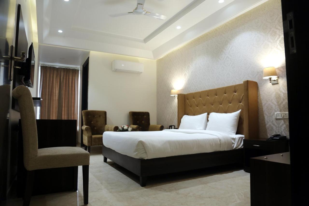 Awadh Inn Noida Exteriér fotografie