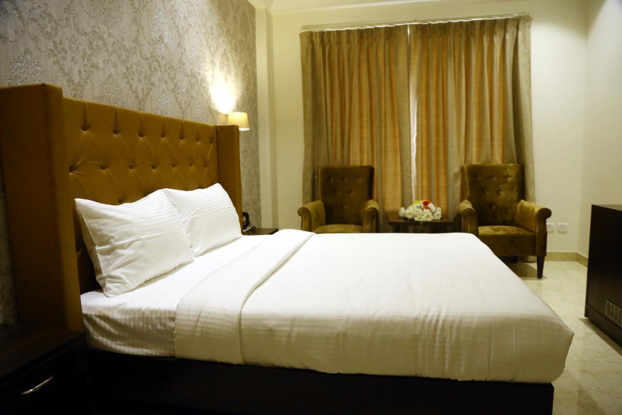 Awadh Inn Noida Exteriér fotografie